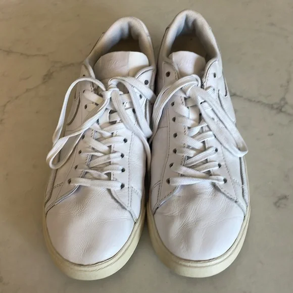 Nike Women’s Blazer Shoes Size 9 - Picture 2 of 4